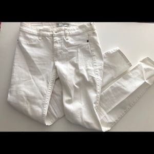 Abercrombie white jeans size 00